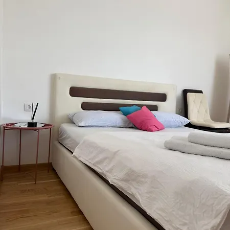 M Apartment *